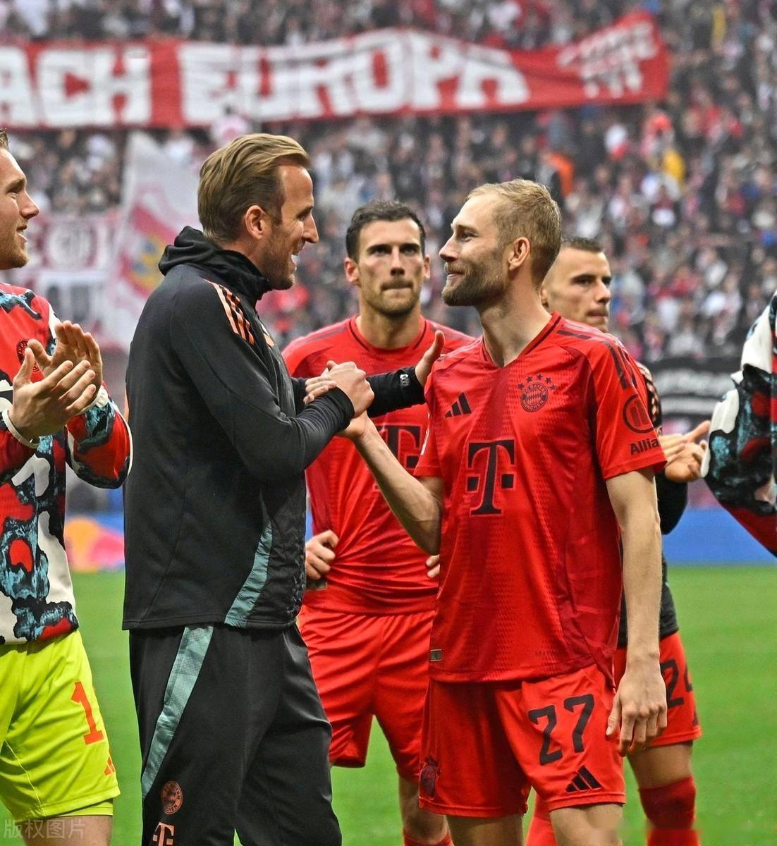 爱游戏官网-凯恩在篮网比赛中战术调整，反败为胜引发热议！全场沸腾不已