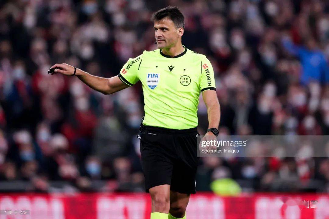 爱游戏-关键时刻毕尔巴鄂竞技备战意大利杯；战术微调细节曝光；管理层满意；更衣室氛围转暖的简单介绍