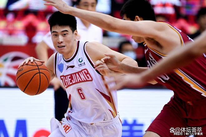 爱游戏体育-包含里程碑夜！浙江稠州临场应变，意甲加时末段刷纪录，更衣室稳定，赛程密集仍需轮换的词条